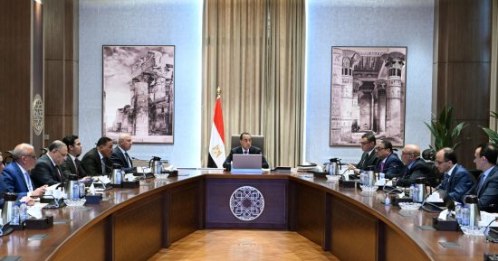 رئيس الوزراء يتابع مستجدات الموقف التنفيذي لمشروع تطوير مدينة رأس الحكمة