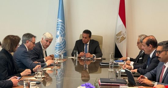 وزير الصحة يناقش آخر مستجدات ملفات التعاون المشترك مع ممثلى البنك الدولى