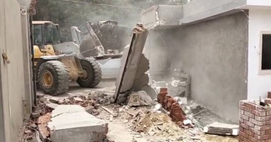 التحقيق في واقعة الاعتداء على موظف أثناء تنفيذ حملة إزالة تعديات بسوهاج