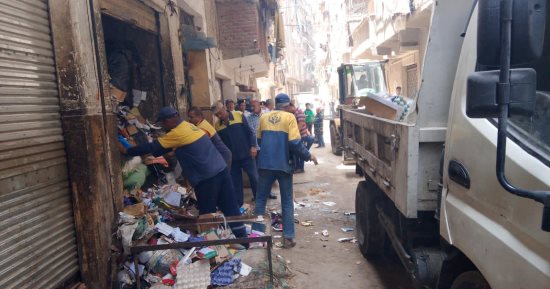 حملة أمنية وبيئية مكبرة بالإسكندرية لرفع المخلفات وفتح شوارع مغلقة