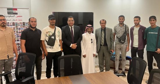 وزير العمل يعلن تطورات إيجابية بشأن عامل مصرى عنفه صاحب عمل سعودى