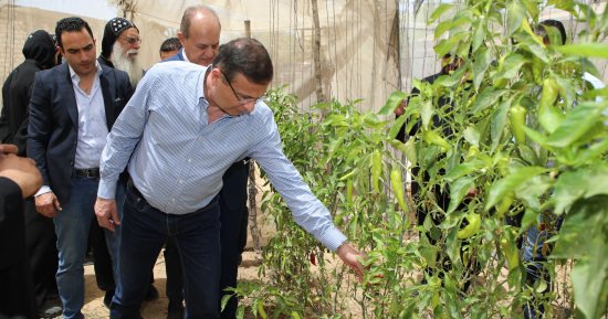 وزير الزراعة يتفقد المزارع والمشروعات الإنتاجية بدير مارمينا بالإسكندرية