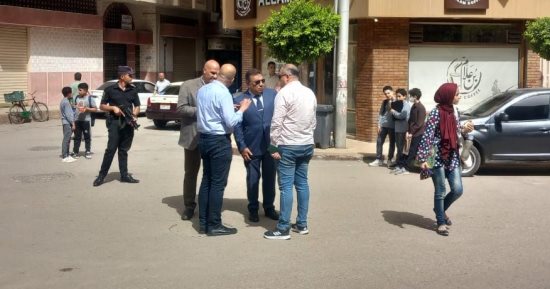 محافظ الدقهلية يتفقد التأمينات الاجتماعية بالمنصورة ويوجه بالتحقيق فى شكاوى المواطنين