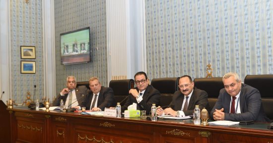 لجنة النقل بالنواب تناقش موازنة الهيئة القومية لسكك حديد مصر 2026/2025