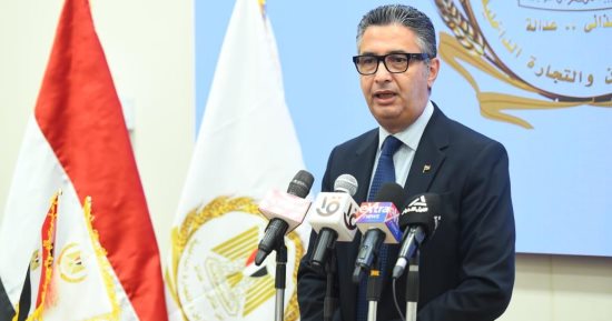 وزير التموين يعلن استعدادات عيد الأضحى 2025.. إنشاء شوادر لطرح الخراف والأبقار الحية للأضاحى.. مخزون اللحوم المجمدة يكفى لمدة عام.. ويؤكد: تطوير البورصة السلعية وفق المعايير الدولية وطرح سلعتين بالمرحلة الأولى