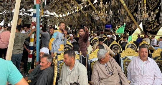 وفاة سلطان القراء هزت العالم العربي والإسلامى.. الدقهلية تتصدر المشهد على مدار 3 أيام متتاليه بعد رحيل الشيخ السيد سعيد.. "اليوم السابع" يرصد مشاهد من تشييع الجثمان والعزاء.. وتوافد قراء الإذاعة لوداعه.. صور