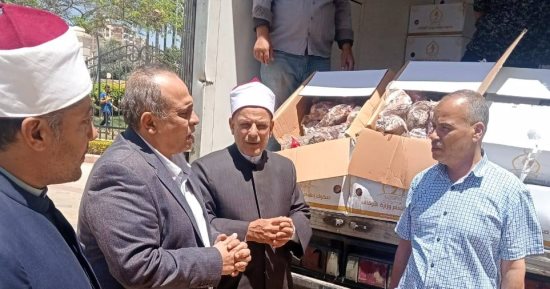تسليم 3 أطنان لحوم من صكوك الإطعام لتوزيعها على الأسر الأولى بالرعاية بكفر الشيخ