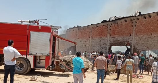 نشوب حريق بمصنع إسفنج بالشرقية