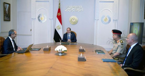 الرئيس السيسى يتابع المُستجدات المُتعلقة بـ"الرواد الرقميون" ودراسة توسيع قاعدة المستفيدين لإحداث نقلة نوعية في الكوادر المدربة بمجال الاتصالات وتكنولوجيا المعلومات.. ويوجه بالاستمرار في تنفيذ خطط التحول الرقمي
