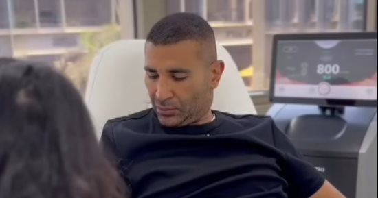 تعرف على الحالة الصحية للفنان أحمد سعد وموعد خروجه من المستشفى