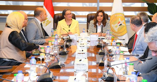 وزيرتا البيئة والتنمية المحلية تتابعان عمل منظومة المخلفات الصلبة بالمحافظات 