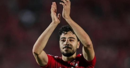 مصدر في الأهلي يكشف حقيقة عودة أكرم توفيق الموسم المقبل