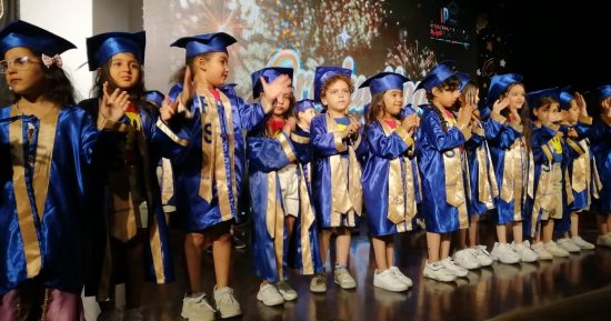 "الرسمية الدولية بالمقطم" تحتفل بتخرج مرحلة رياض الأطفال.. صور