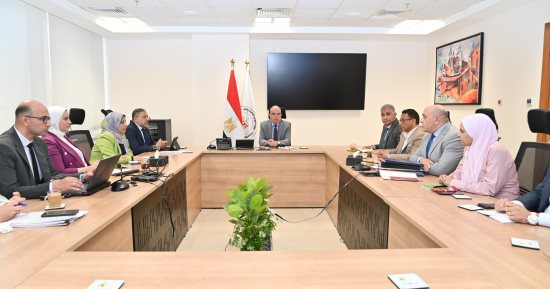 وزير الرى يبحث نتائج الدراسة البحثية "لتحديد مواقع الآبار الجوفية المخالفة"