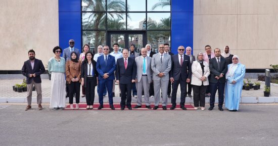 هيئة الدواء المصرية: التعاون مع الجزائر انطلاقة لشراكة استراتيجية فى تصنيع الدواء