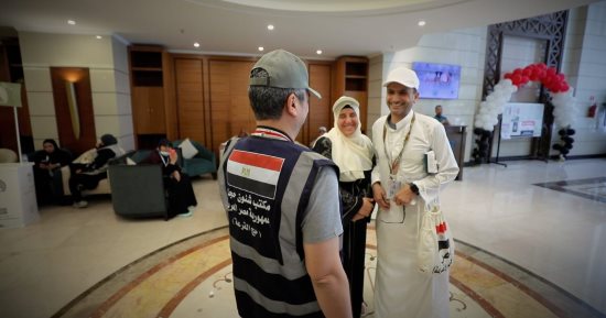 رئيس بعثة الحج: تواجد الضباط على مدار الساعة بفنادق الإقامة لمساعدة الحجاج