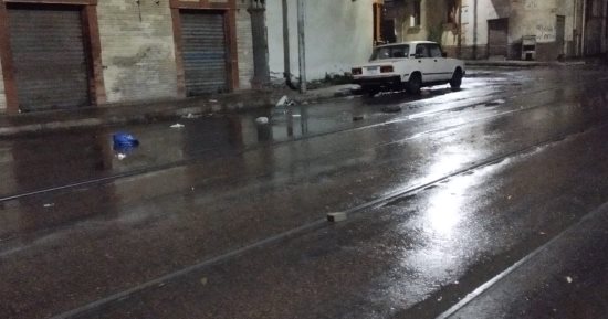رياح وسقوط أمطار.. شاهد موجة تقلبات جوية تضرب محافظة الإسكندرية.. فيديو