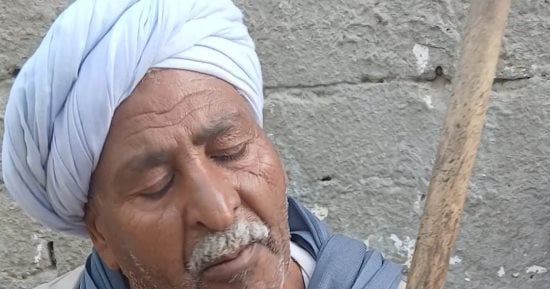 التحطيب موروث شعبى فى قنا يمتد جذوره إلى عهد الفراعنة.. عم نصر الله يوضح أخلاقيات اللعبة: جزء من تقاليدنا ولها قواعد تهدف إلى إحياء المحبة والتسامح.. ويؤكد: اللاعبون يأتون من كل المحافظات للاستمتاع بها