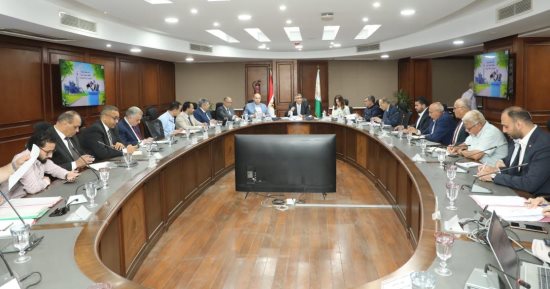 محافظ الجيزة يناقش آليات إنشاء محطة تحويل المخلفات إلى طاقة كهربائية