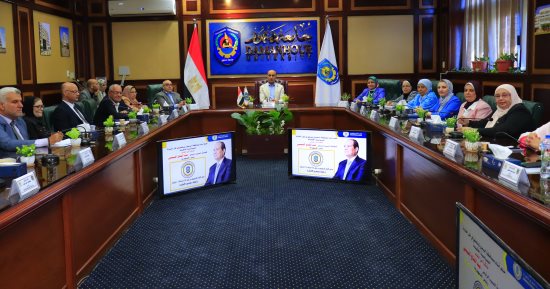  في اجتماعه الأول .. مجلس أمناء جامعة دمنهور الأهلية المؤقت يؤكد نجاح تجربة الجامعات الأهلية