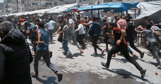 "الخارجية الفلسطينية" تدين مجزرة "المجوعين" في رفح