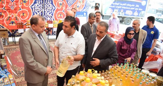 بمناسبة عيد الأضحى.. رئيس جامعة بنى سويف يفتتح معرض بيع اللحوم والمواد الغذائية