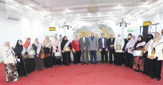 محافظ بنى سويف يُكرّم عددا من الأمهات المثاليات
