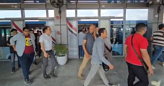 إقبال كبير على الأتوبيس الترددى BRT بعد تشغيل مرحلته الأولى.. صور