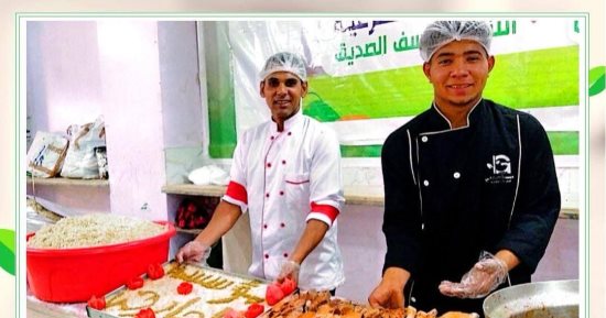 مؤسسة الجارحى عضو التحالف الوطنى تواصل توزيع وجبات مطابخ ذى الحجة