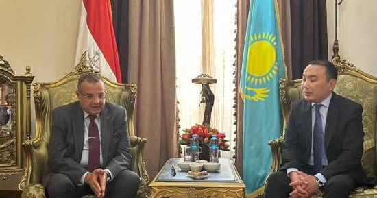 محافظ جنوب سيناء يزور سفير كازاخستان ويؤكد على عمق العلاقات بين البلدين