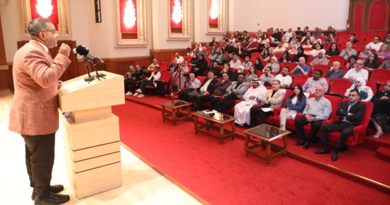 قصائد ذات طابع غزلي وإنسانى فى أمسية بيت الشعر
