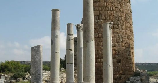 بعد 1800 عام من الجفاف.. المياه تعود لنافورة بيرجا اليونانية