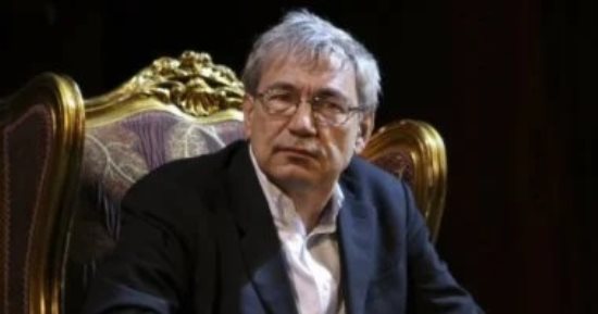 أورهان باموق.. روائى تركى تمنى أن يكون رساما فحصد نوبل فى الأدب