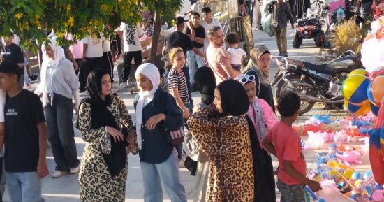 الكورنيش كامل العدد.. البنهاوية بيحتفلوا بعيد الأضحى المبارك.. مباشر