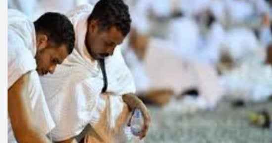 بسم الله مع كل رمية.. اعرف شروط رمى جمرات "منى" الثلاث وسبب التسمية 
