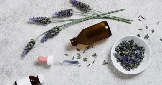 5 زيوت عطرية طبيعية تعطر بيتك بأمان وتقضي على الروائح الكريهة