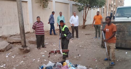 رفع 250 طن قمامة بحى المحمودية بمدينة أسوان