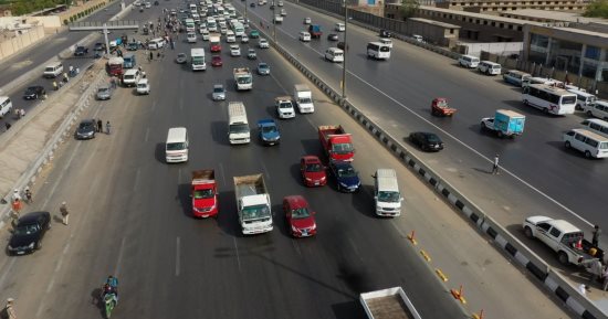 النقل: تعاون مع المرور لتفعيل مخالفة رادعة للسير بمسار الأتوبيس الترددى