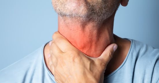 آلام عند البلع والتهابات الحلق.. خبراء يحددون  أهم أعراض متحور نيمبوس 