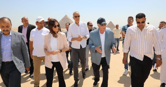 مستشار الرئيس ومحافظ الجيزة يتفقدان انتظام تقديم الخدمات بالمنطقة الأثرية