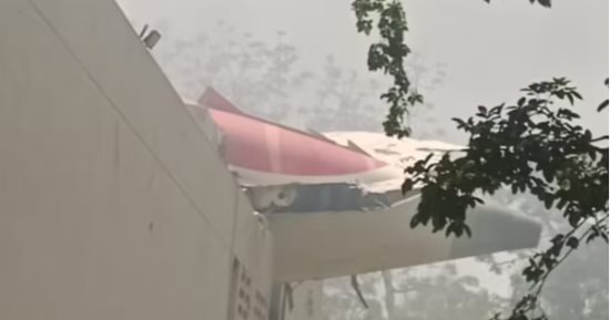 العثور على الصندوق الأسود الثاني للطائرة الهندية.. وتسجيلات تكشف آخر كلمات الطيار
