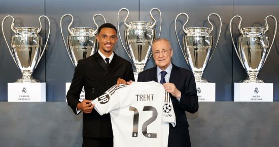 بيريز يقدم أرنولد لاعبًا لـ ريال مدريد أمام وسائل الإعلام.. صور وفيديو