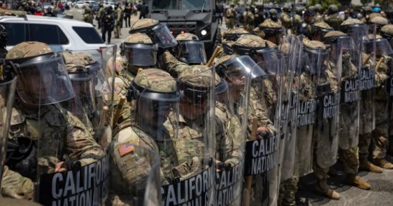 فورين بوليسى: نشر المارينز بلوس أنجلوس يضر بالعلاقة بين الشعب الأمريكى والجيش