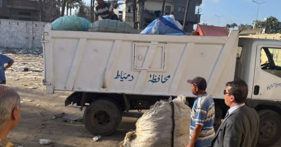 حملة لضبط مخالفات مخازن الخردة بدمياط