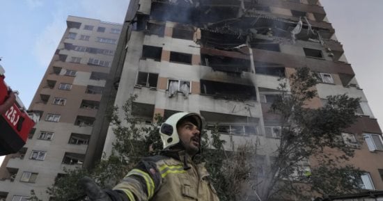 منها غلق الملاحة فى الخليج.. تايمز: 5 سيناريوهات محتملة لرد إيران على إسرائيل