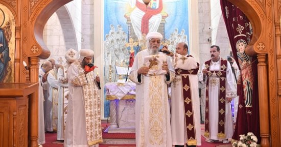 البابا تواضروس الثانى يصلى القداس الإلهى فى العلمين