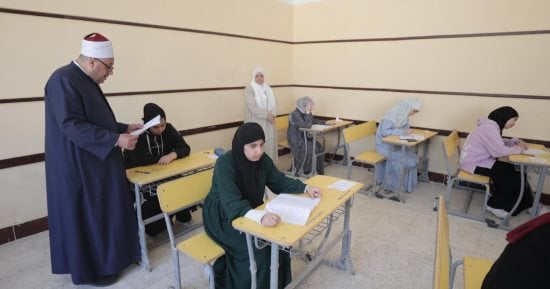 طلاب القسم الأدبى بالثانوية الأزهرية يؤدون اليوم امتحان مادة النحو