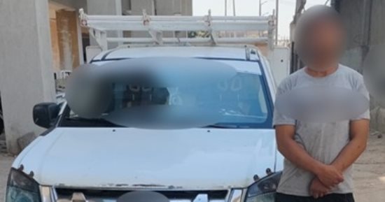 الداخلية تضبط سائق لوضعه إشارة خلفية عالية الإضاءة.. فيديو