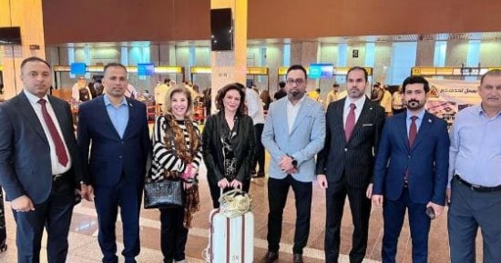 إلهام شاهين وهالة سرحان تصلان إلى مصر  