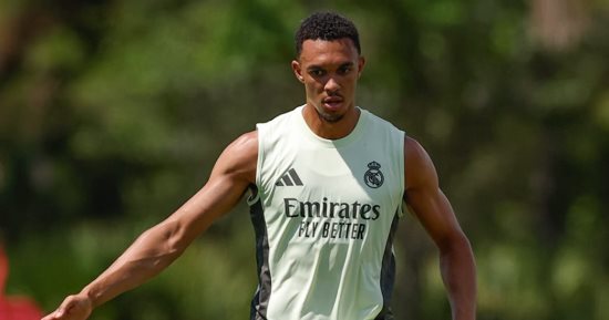 أرنولد قبل مواجهة باريس سان جيرمان: كل شيء يسير بامتياز فى ريال مدريد